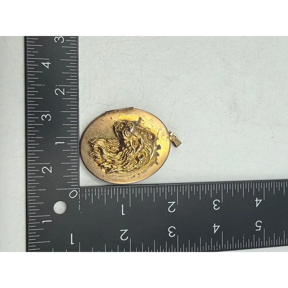 Erwin Pearl Vintage Lion Head Oval Locket Pendant Gold Tone Animal Motif Large
